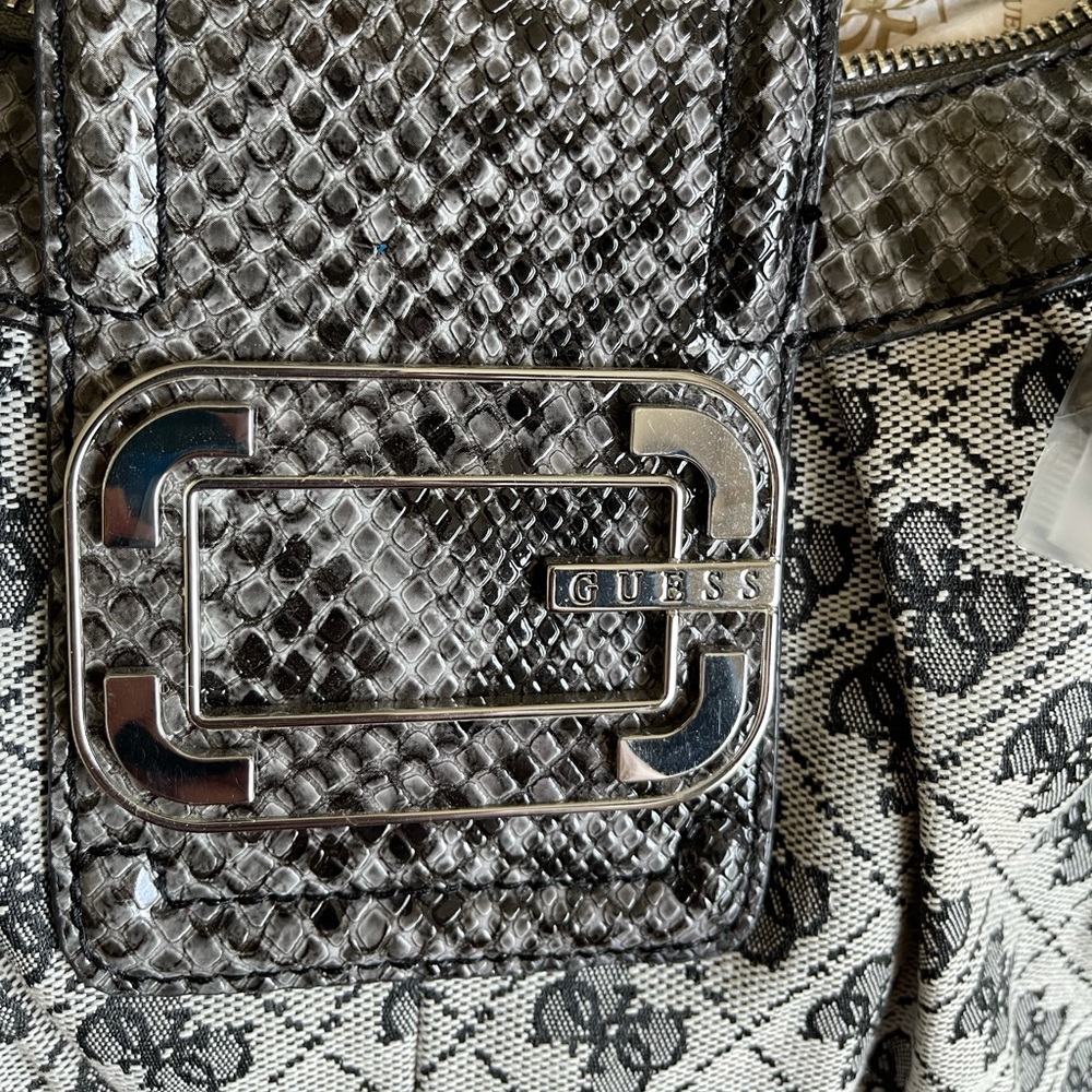 Guess Purse - Picture 3 of 4
